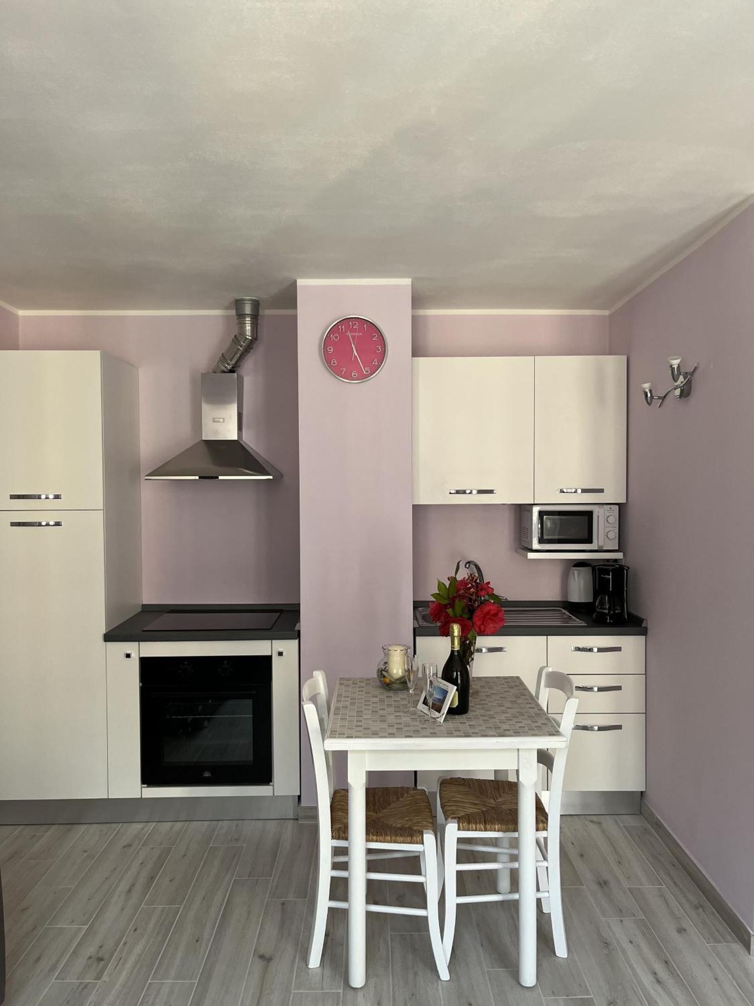 Casa Castellana Apt 1 E Casa Castellana Apt 2 Sala Comacina Bagian luar foto